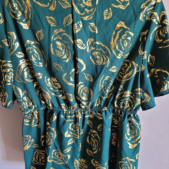 Plus Size Floral Print Surplice Front Peplum Blouse - Picture 3 of 7